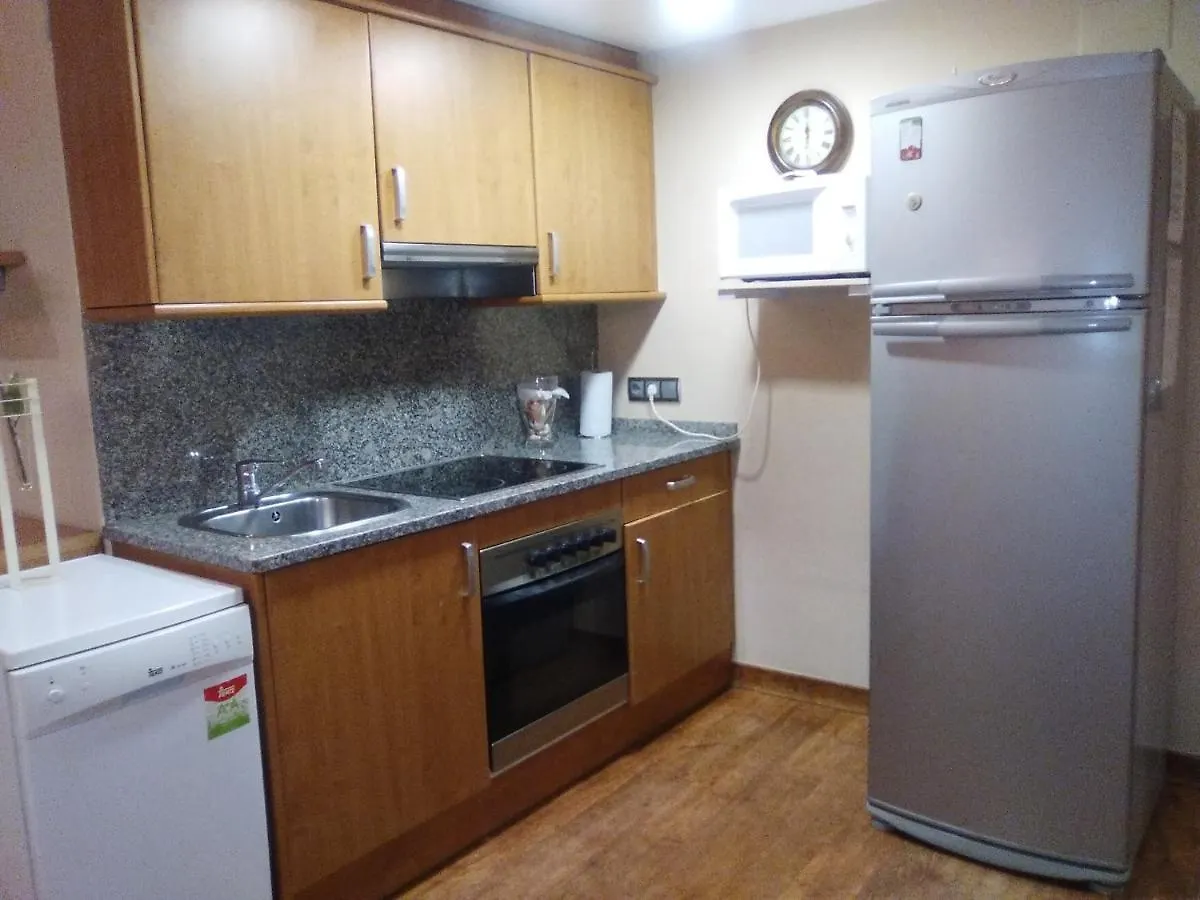 Apartamento Con Piscina 兰卡